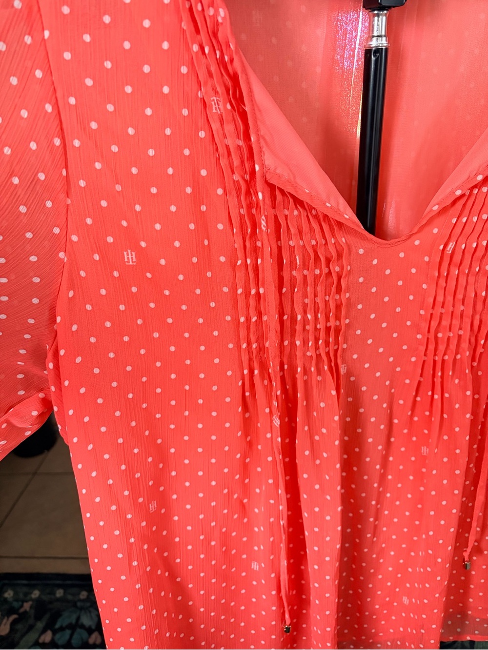 Tommy Hilfiger Women’s Coral Polka Dot Sheer Pintuck Peasant Boho Blouse Top - Picture 5 of 13